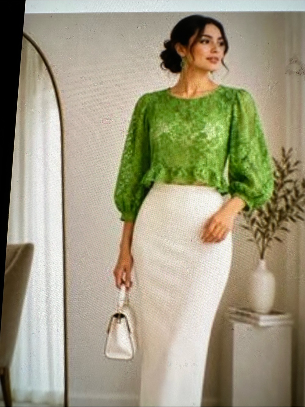 Green Lace Puff-Sleeve Blouse with Cropped Hem